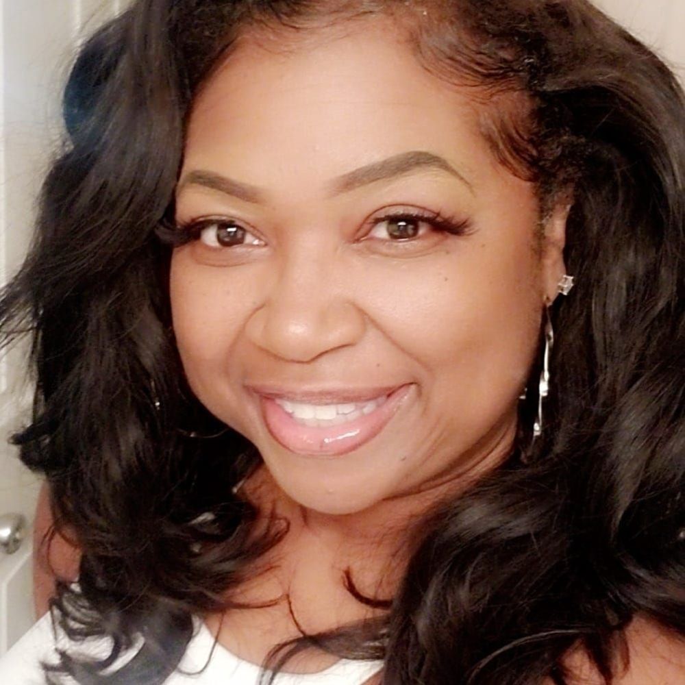 Meet your Posher, Cynthia